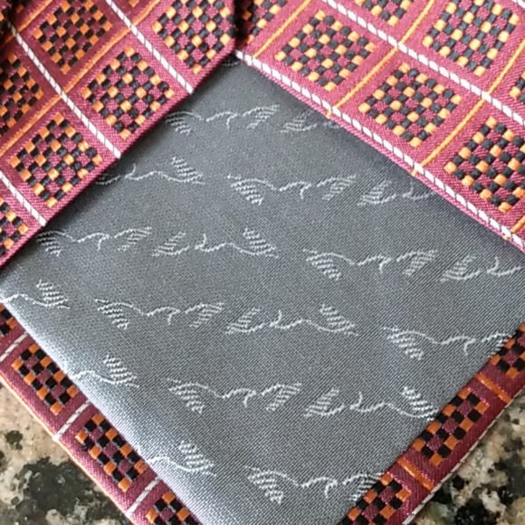 Tie - Picture 5 of 6